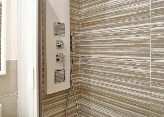 Elegante Matrimoniale Clemente House Centro 4* カターニア